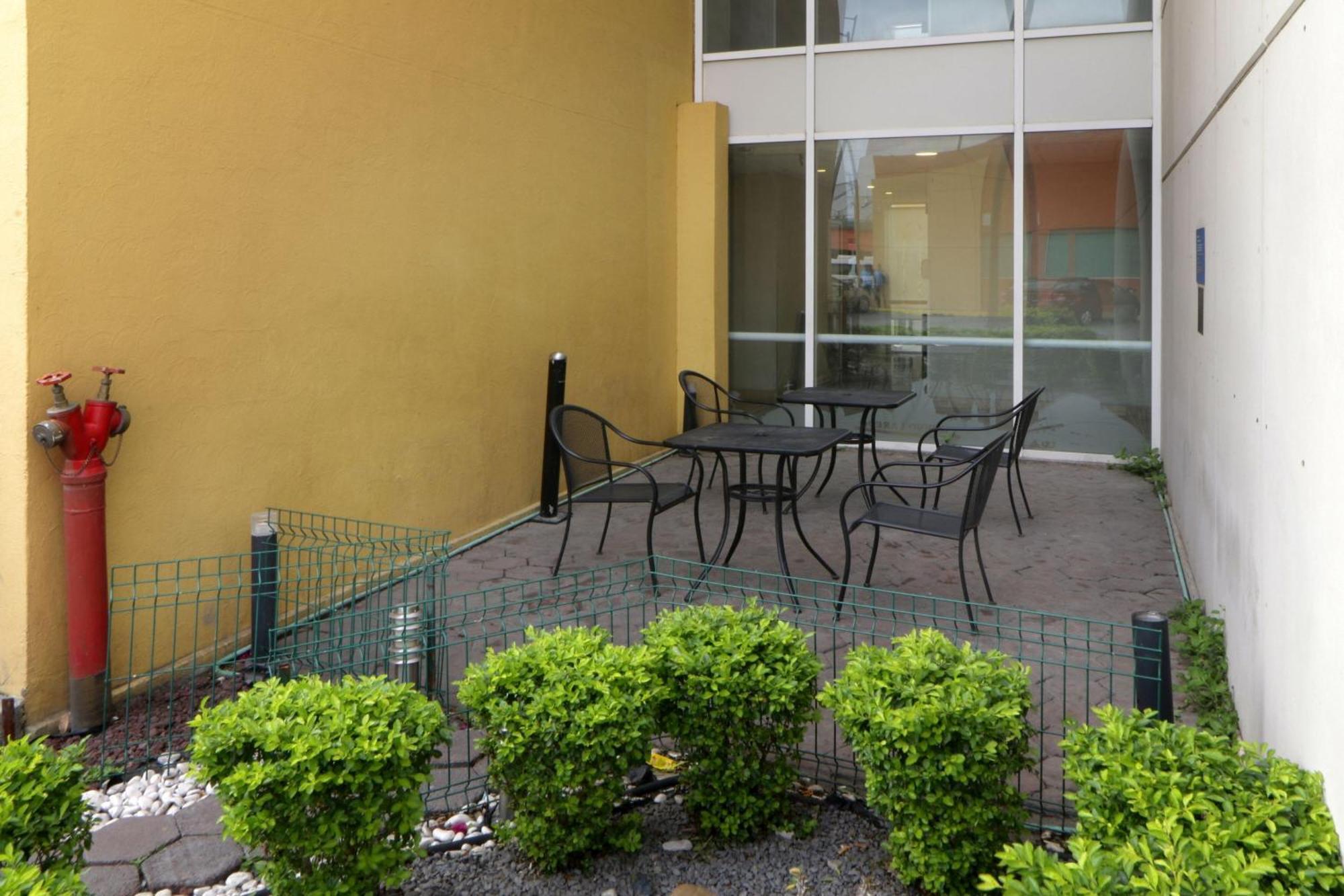 City Express By Marriott Nuevo Laredo Ngoại thất bức ảnh